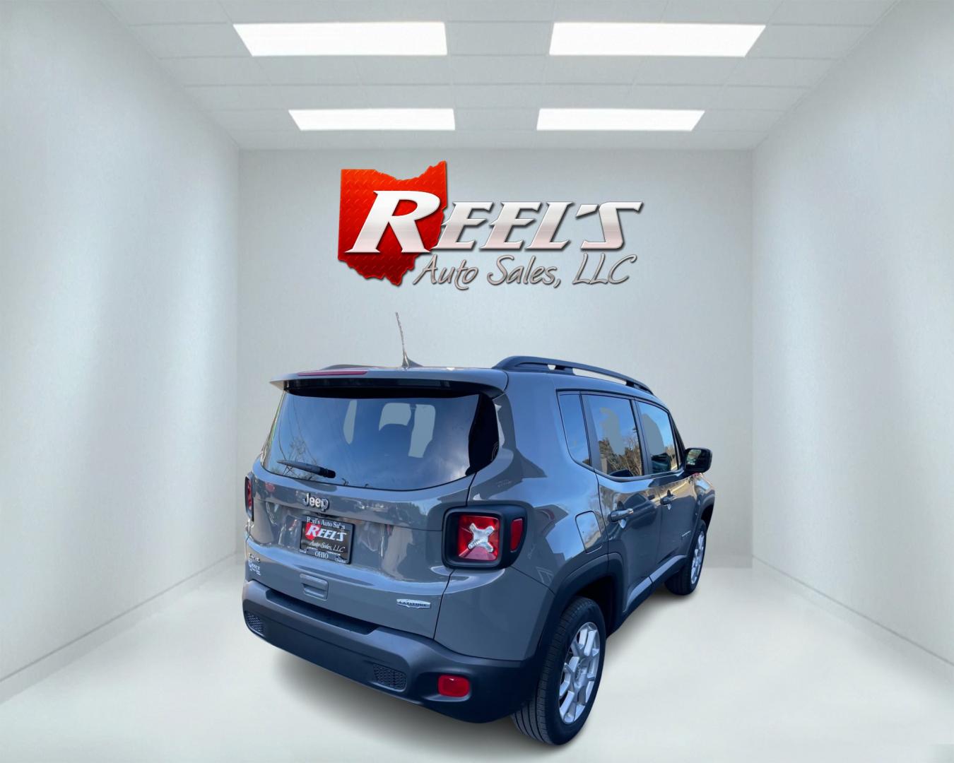 2020 Gray /Black Jeep Renegade Latitude 4WD (ZACNJBBB7LP) with an 2.4L I4 DOHC 16V engine, 9A transmission, located at 11115 Chardon Rd. , Chardon, OH, 44024, (440) 214-9705, 41.580246, -81.241943 - Photo#8